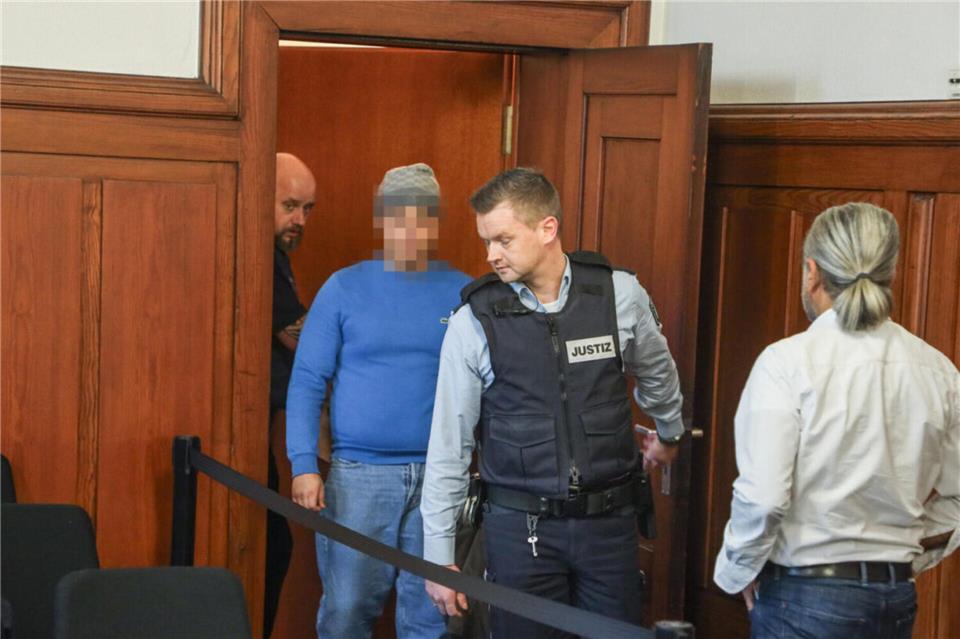 Zwei Angeklagte gaben am sechsten Verhandlungstag des Mordprozesses Geständnisse ab. Dazu schilderte auch der Rechtsmediziner seine Erkenntnisse.