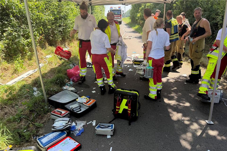 Zwei E-Scooter-Fahrer wurden bei einem Zusammenstoß in Wachtendonk schwer verletzt. -/Rheinischeblaulichtnews/dpa