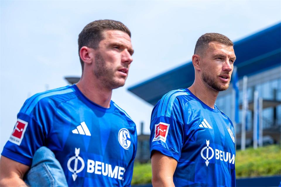 Zwei Hoffnungsträger: Robin Gosens (l) und Edin Dzeko. (Archivbild)David Inderlied/dpa