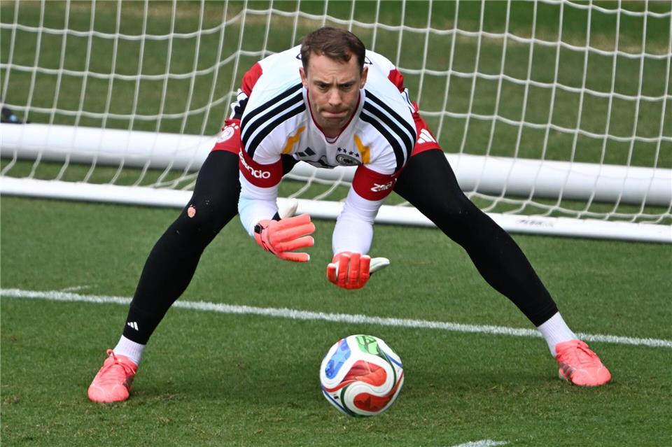 Zwei Jahre ohne Länderspiel, aber mit der Aura des Weltmeisters: Manuel Neuer.Federico Gambarini/dpa