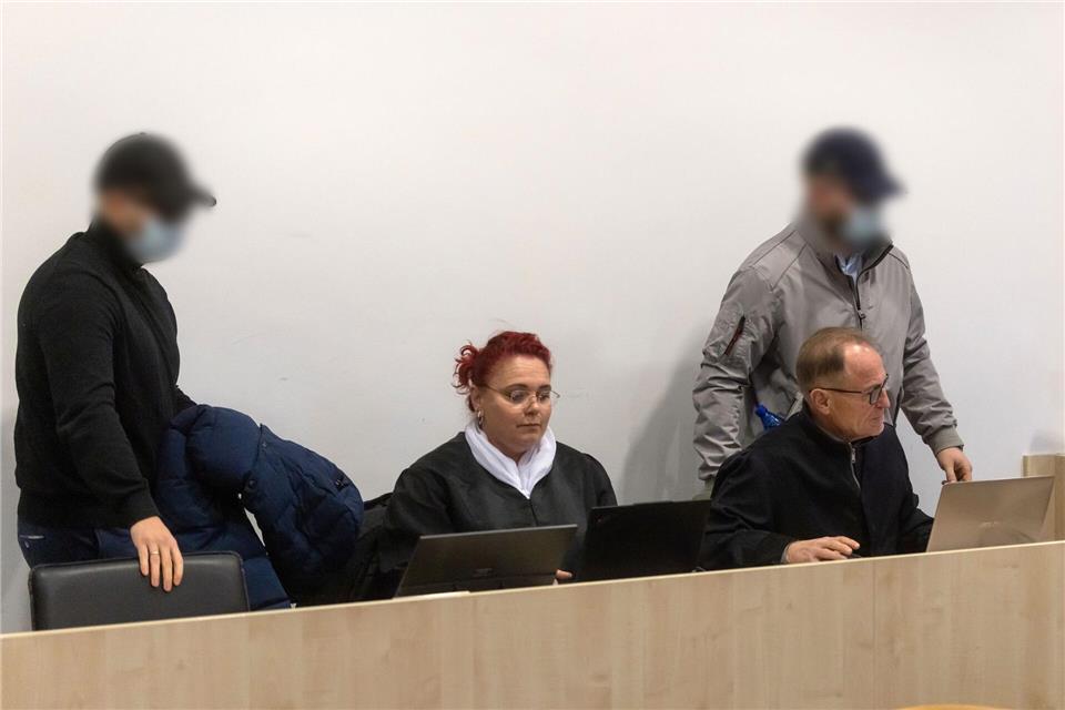Zwei Männer aus der rechtsextremen Szene sollen zwei Journalisten aus Göttingen schwer verletzt haben. (Archivbild)Michael Reichel/dpa