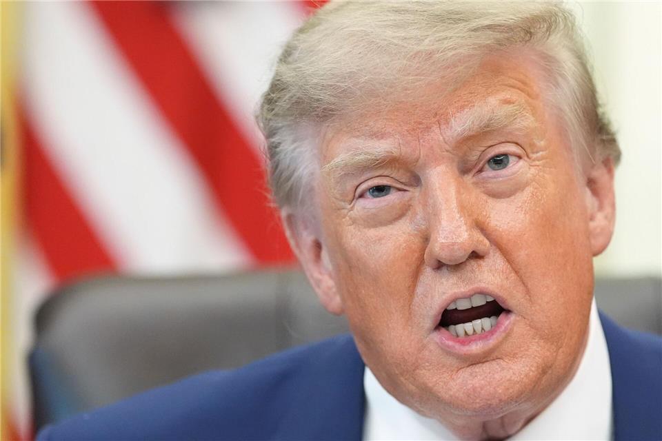 Zwei Medienorganisationen reichen Klage gegen den Premium-Dienst für Trumps Truth Social ein. (Symbolfoto)Jacquelyn Martin/AP/dpa