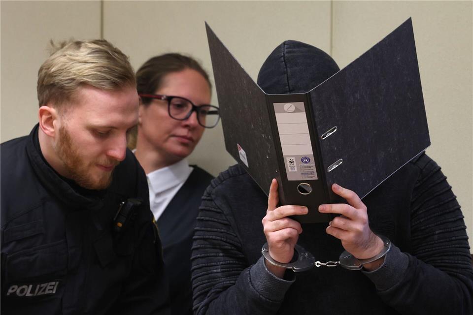 Zwei Menschen wurden bei dem Angriff verletzt, eine Frau starb. (Archivbild)Karl-Josef Hildenbrand/dpa