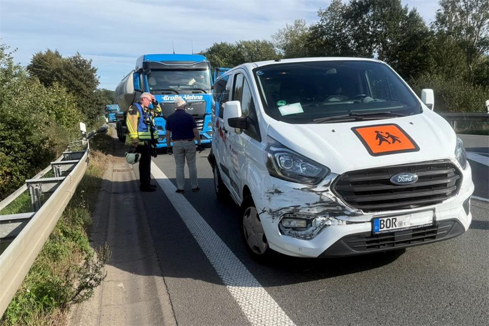 Zwei Personen wurden nach ersten Informationen leicht verletzt.