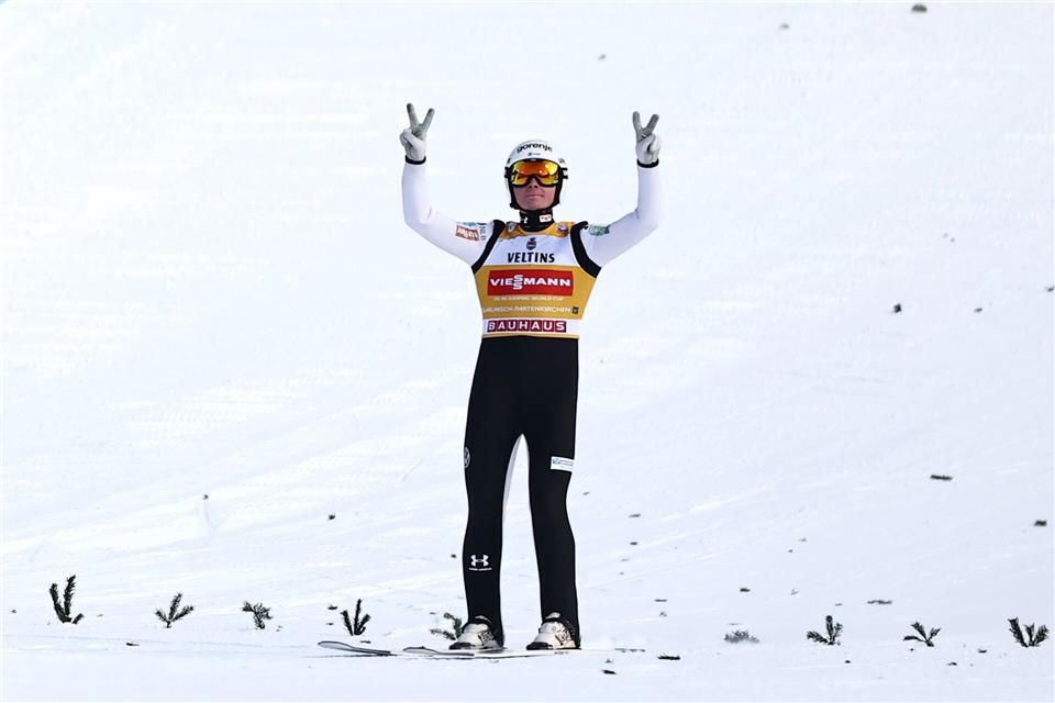 Zwei Siege hat Domen Prevc schon. Werden es nach vier Tournee-Springen vier sein?Daniel Karmann/dpa