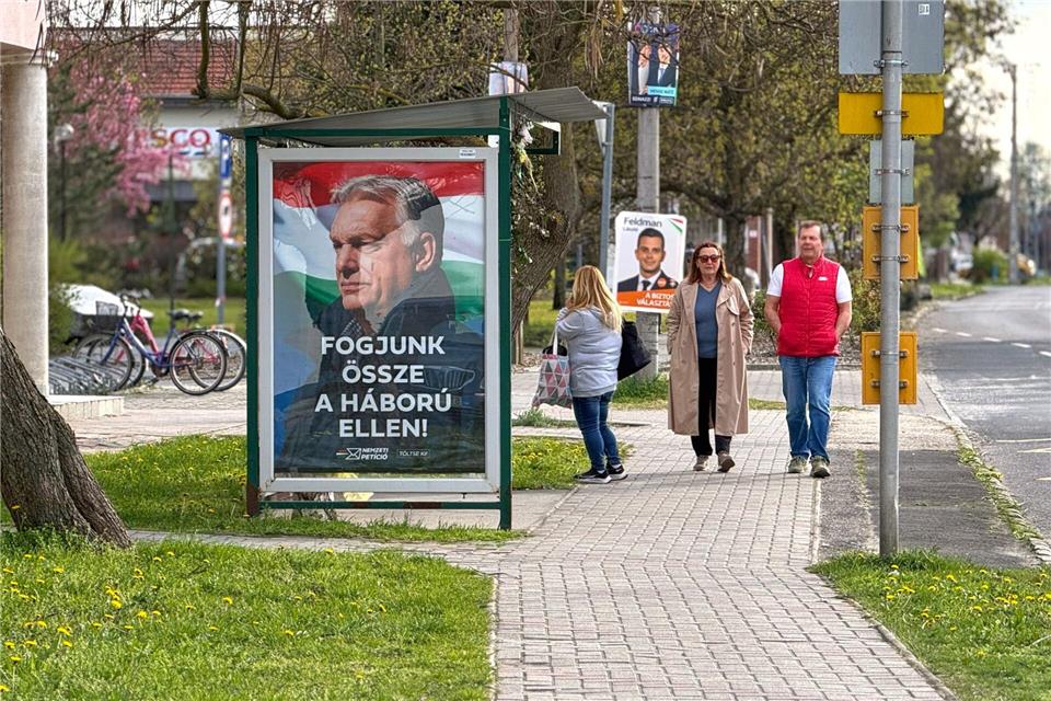 Zwei Tage vor der Parlamentswahl in Ungarn unterstellt Regierungschef Orban der Opposition Umsturzpläne. (Archivbild)Eldar Emric/AP/dpa