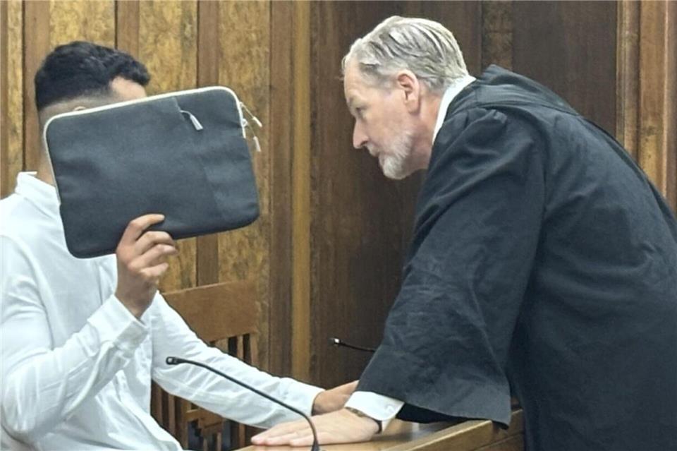 Zwei bereits verurteilte Beteiligte haben im Mordprozess gegen den 23-jährigen Bocholter Ali Can H. ihre früheren Angaben geändert.