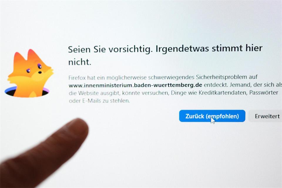 Zwei extrem kritische Schwachstellen entdeckt ermöglichen Kriminellen, aus der Ferne eigenen Schadcode auf Servern auszuführen.Bernd Weißbrod/dpa