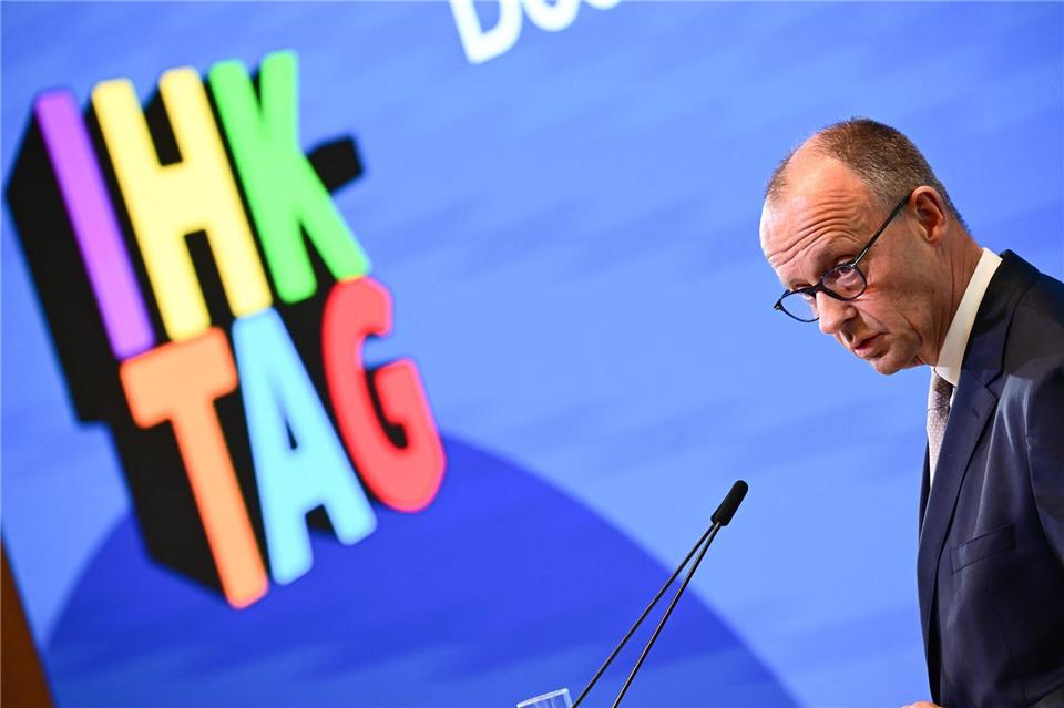 Zwei klare Ansagen macht Merz beim IHK-Tag mit Blick auf die anstehende Steuerreform.Sebastian Christoph Gollnow/dpa