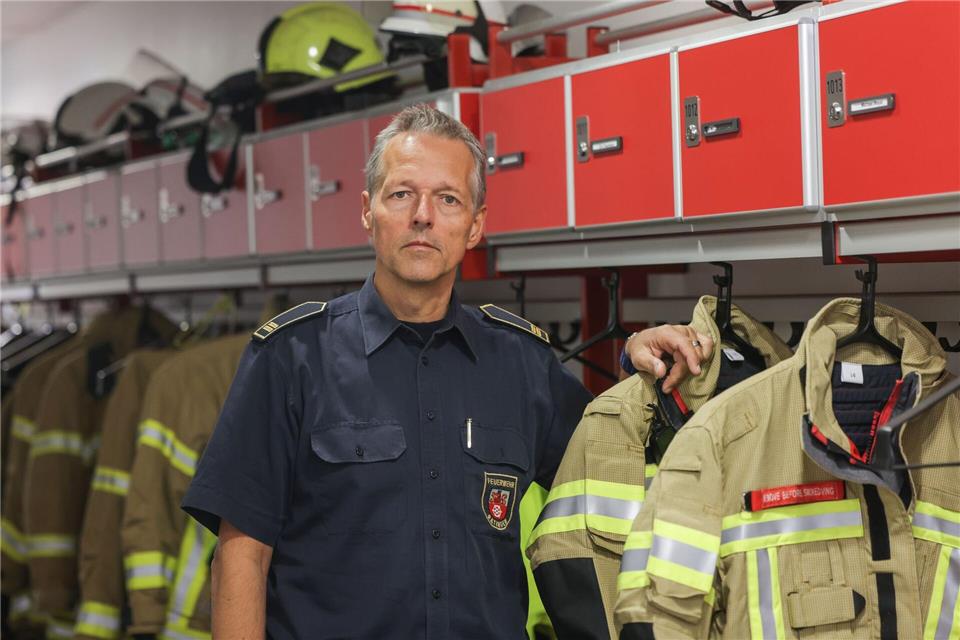 Zweieinhalb Jahre nach dem Mordanschlag auf Einsatzkräfte in einem Ratinger Hochhaus sind nicht alle Betroffenen wieder im Dienst, wie Feuerwehr-Chef Markus Feier sagt. Oliver Berg/dpa
