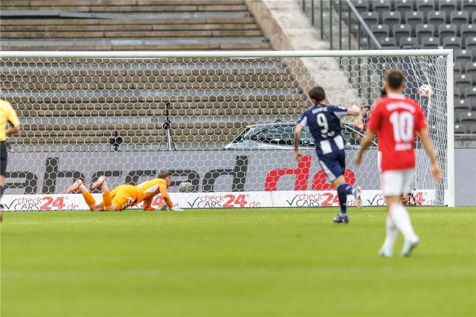 Zweites Tor für Hertha: Josip Brekalo traf ins lange Ecke zur Führung. Andreas Gora/dpa