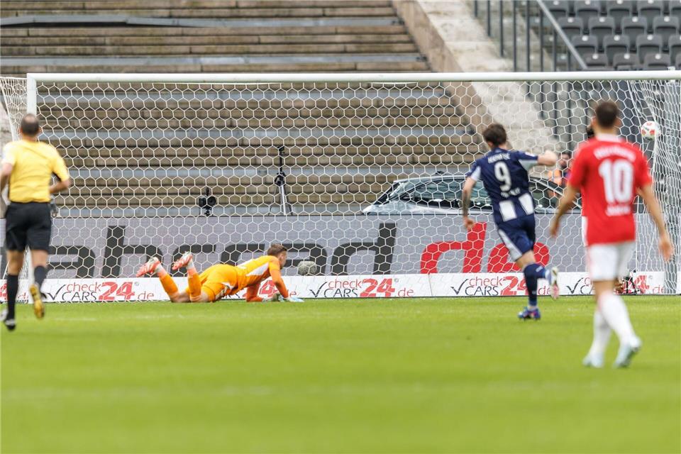 Zweites Tor für Hertha: Josip Brekalo traf ins lange Ecke zur Führung. Andreas Gora/dpa