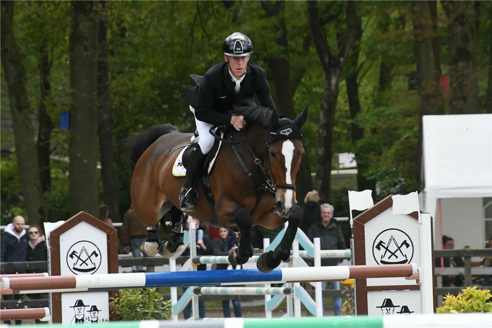 Zwischen Riad und Shanghai in Heiden: der Deutsche Meister Marcus Ehning vom ZRFV Borken, hier im S*-Springen auf Plot‘s Princess.