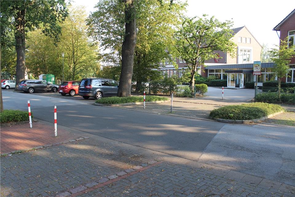 Zwischen Silvesterschule und der Zweifachsporthalle soll ein Zebrastreifen angelegt werden.