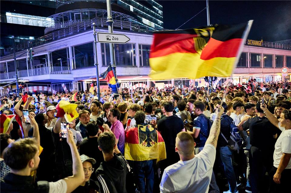 Zwischenfälle blieben während der Fan-Veranstaltung aus.Michael Ukas/dpa